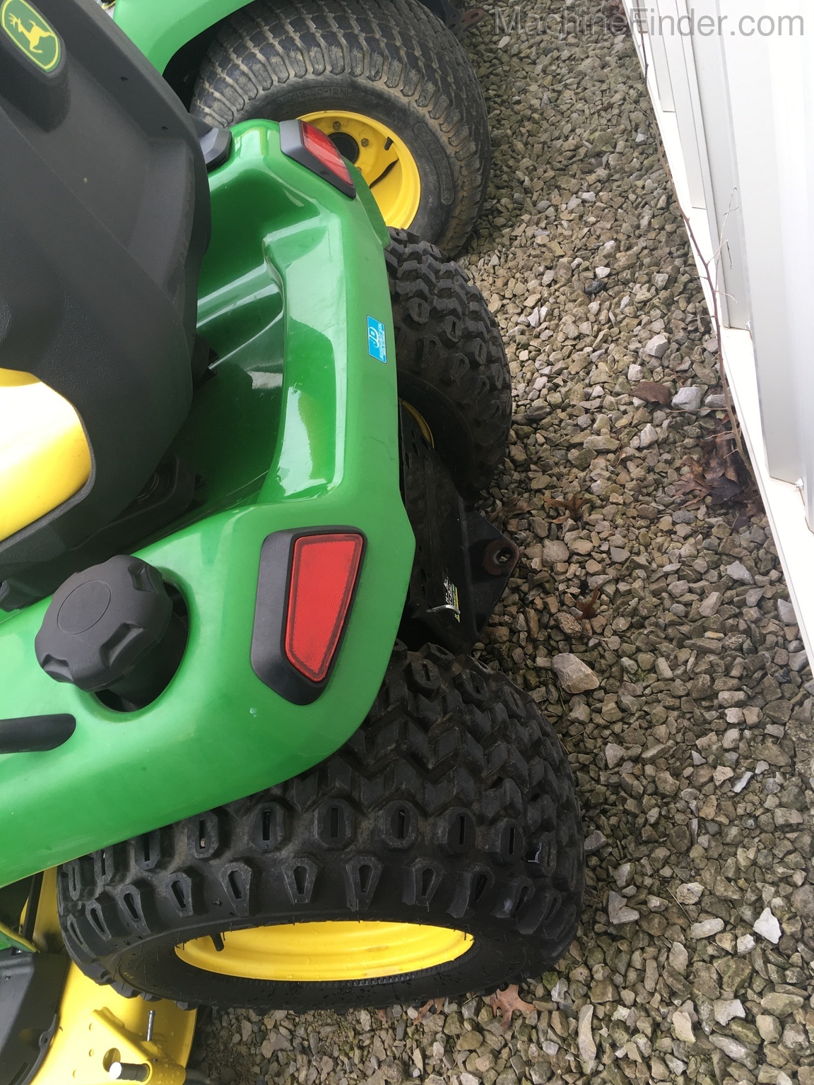 2017 John Deere X580 Image 4