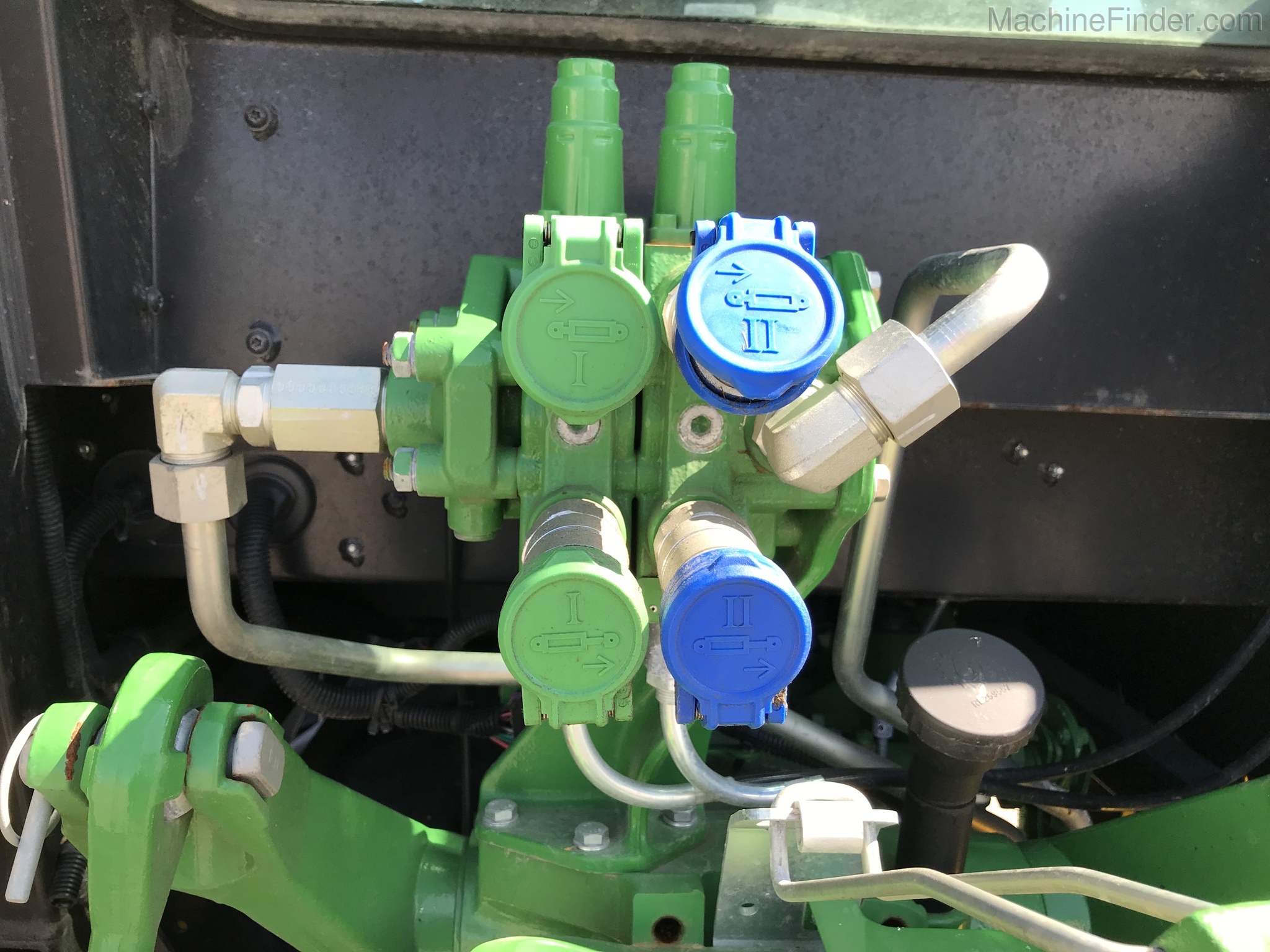 2018 John Deere 5100E Image 9