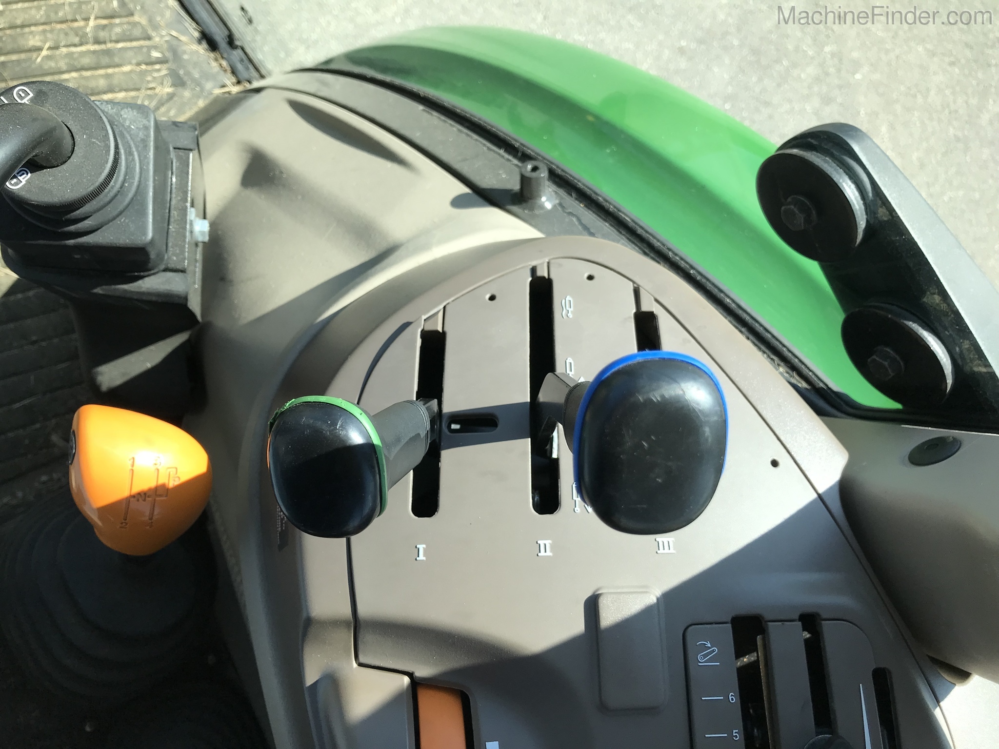 2018 John Deere 5100E Image 14