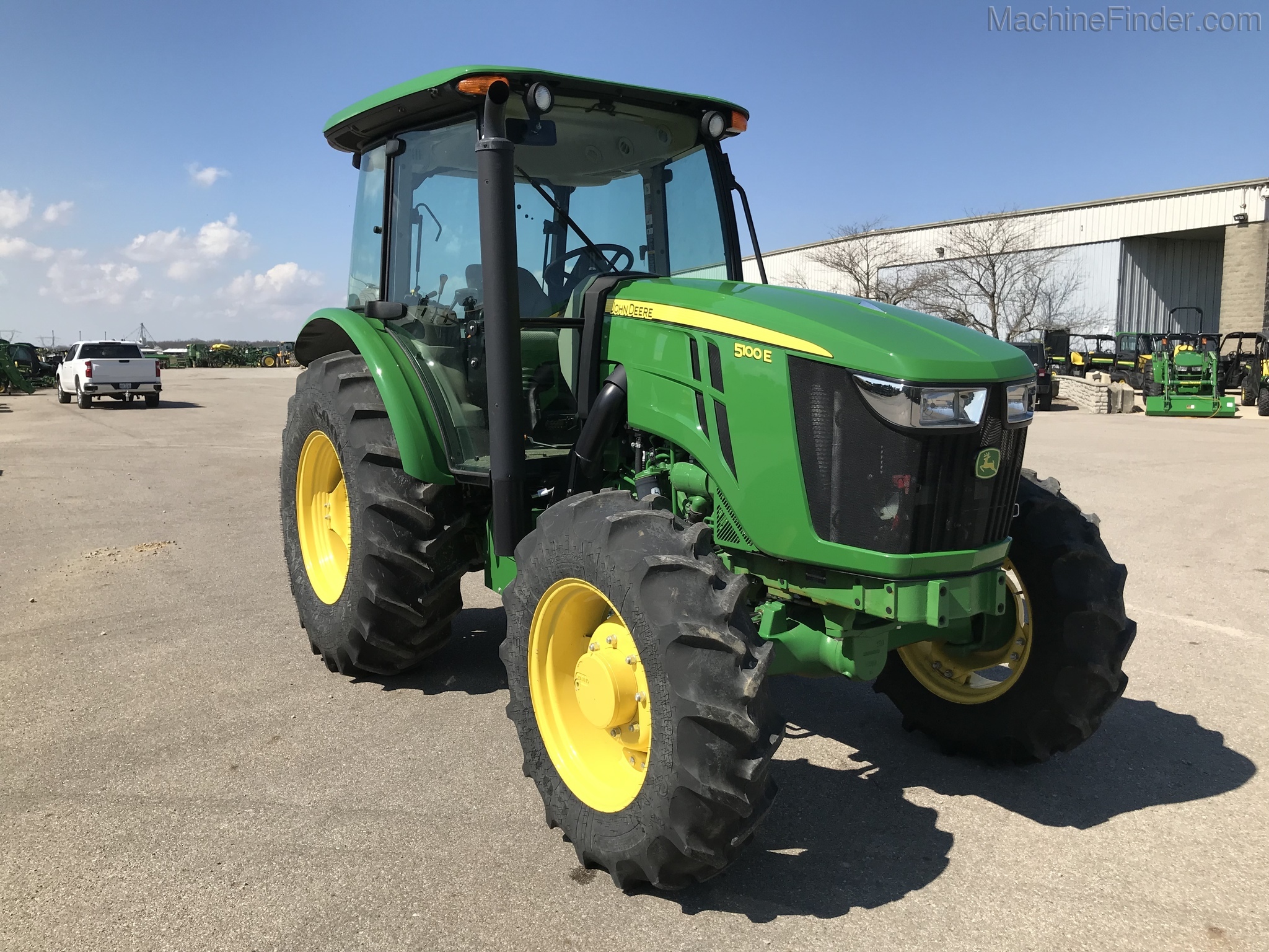 2018 John Deere 5100E Image 1