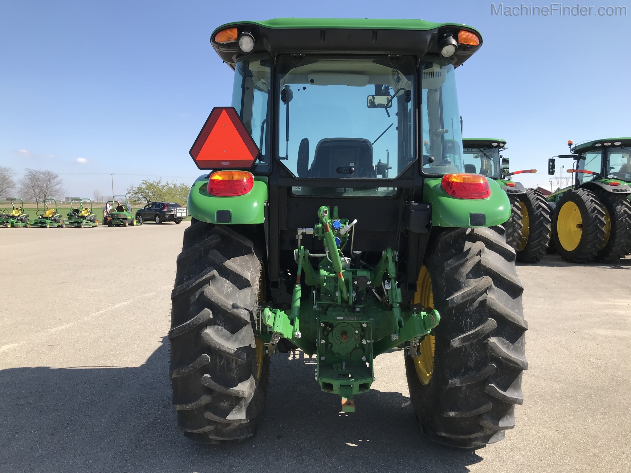 2018 John Deere 5100E Image 8