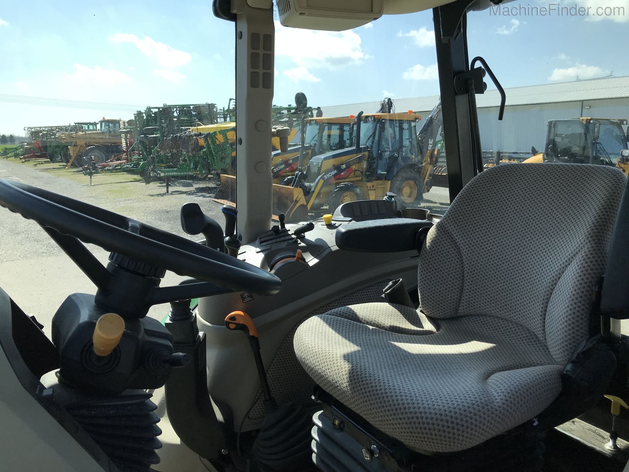 2018 John Deere 5100E Image 12