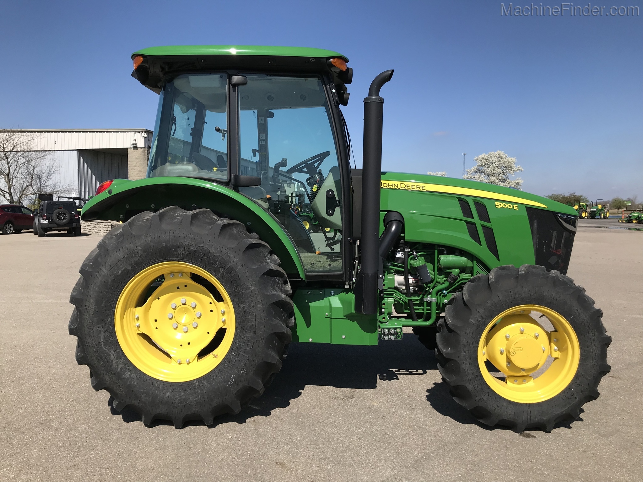 2018 John Deere 5100E Image 2