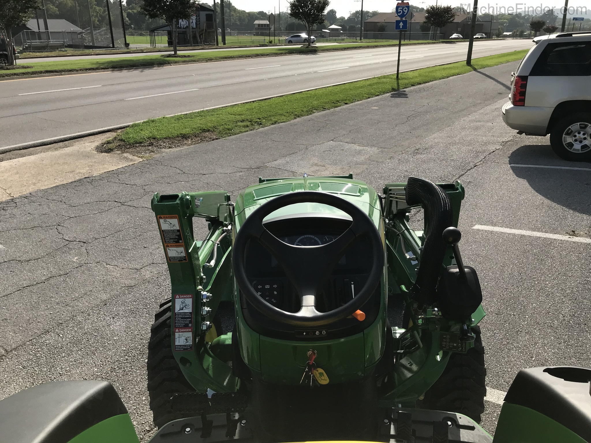 2020 John Deere 4052M Image 6