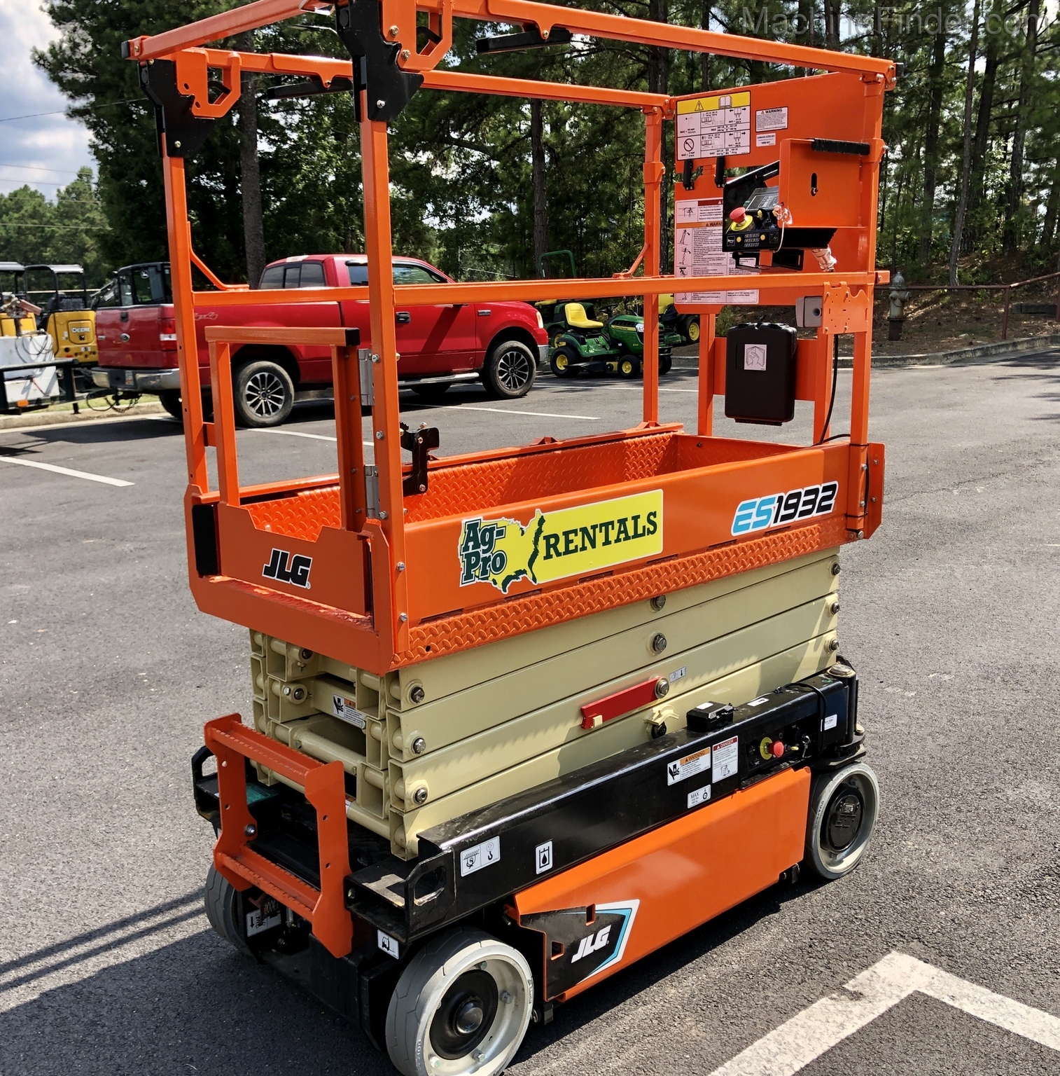 2020 JLG 1932ES Image 3