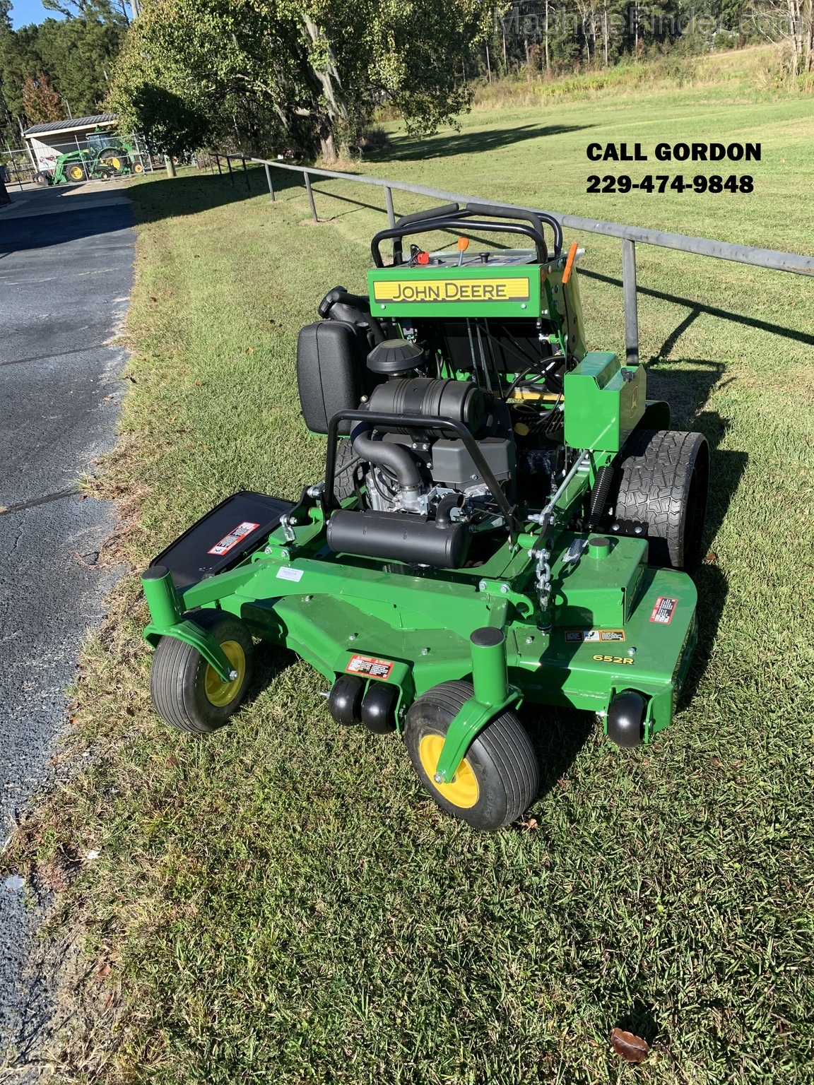 2021 John Deere 652R Image 4