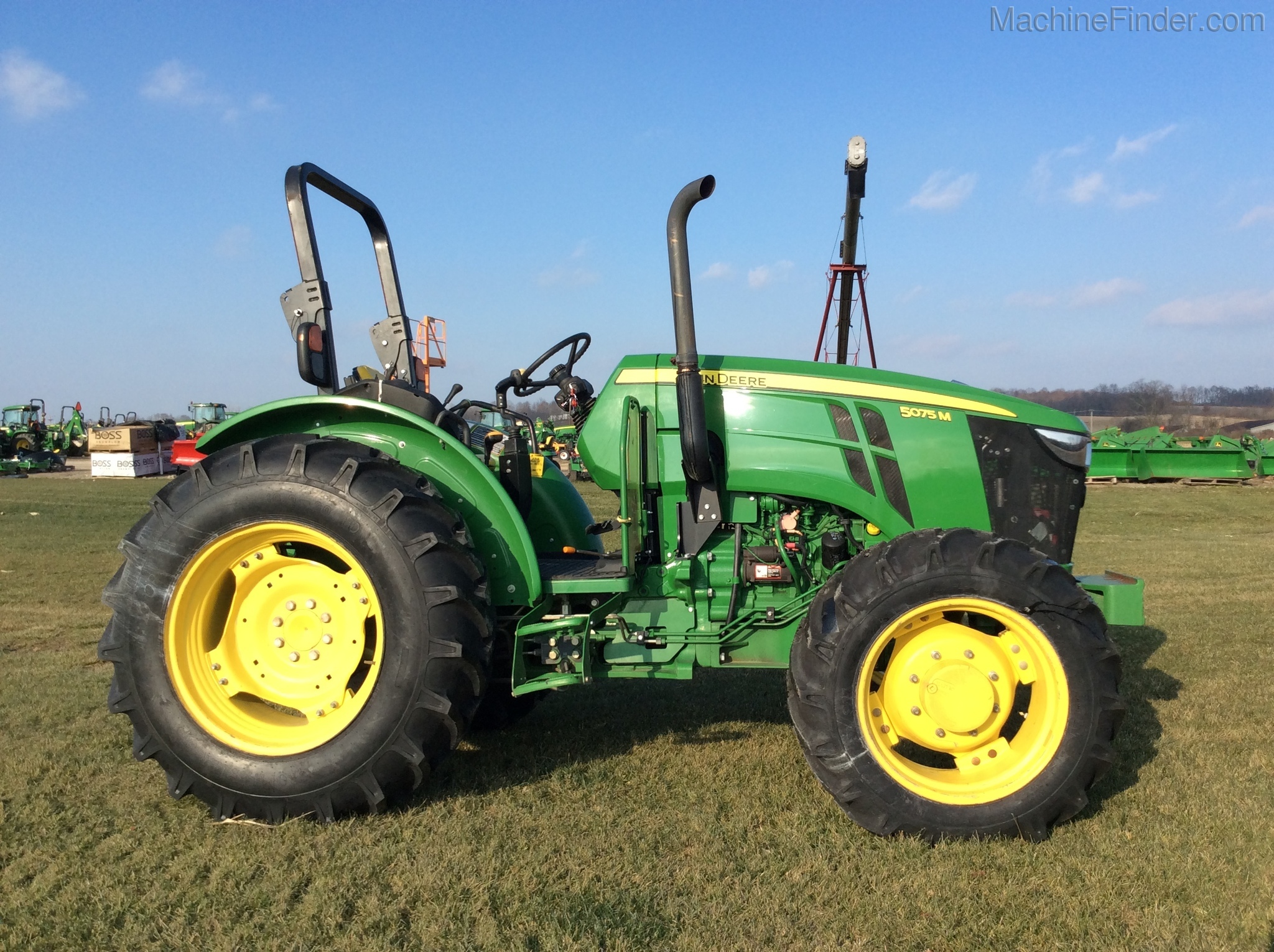 2017 John Deere 5075M Image 1