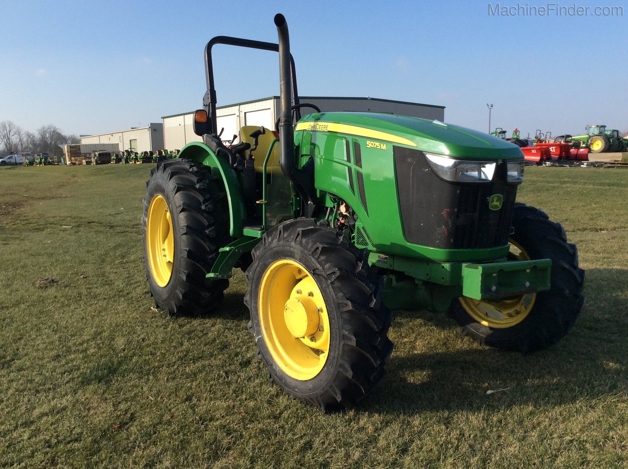 2017 John Deere 5075M Image 3