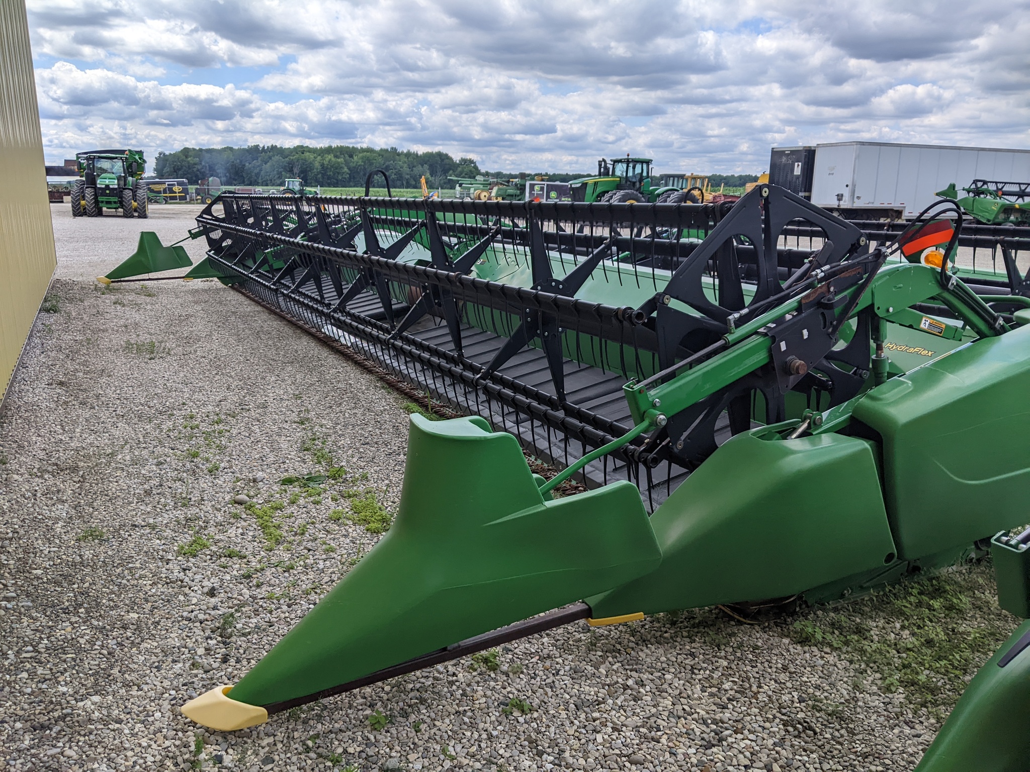 2012 John Deere 640FD Combine Platforms