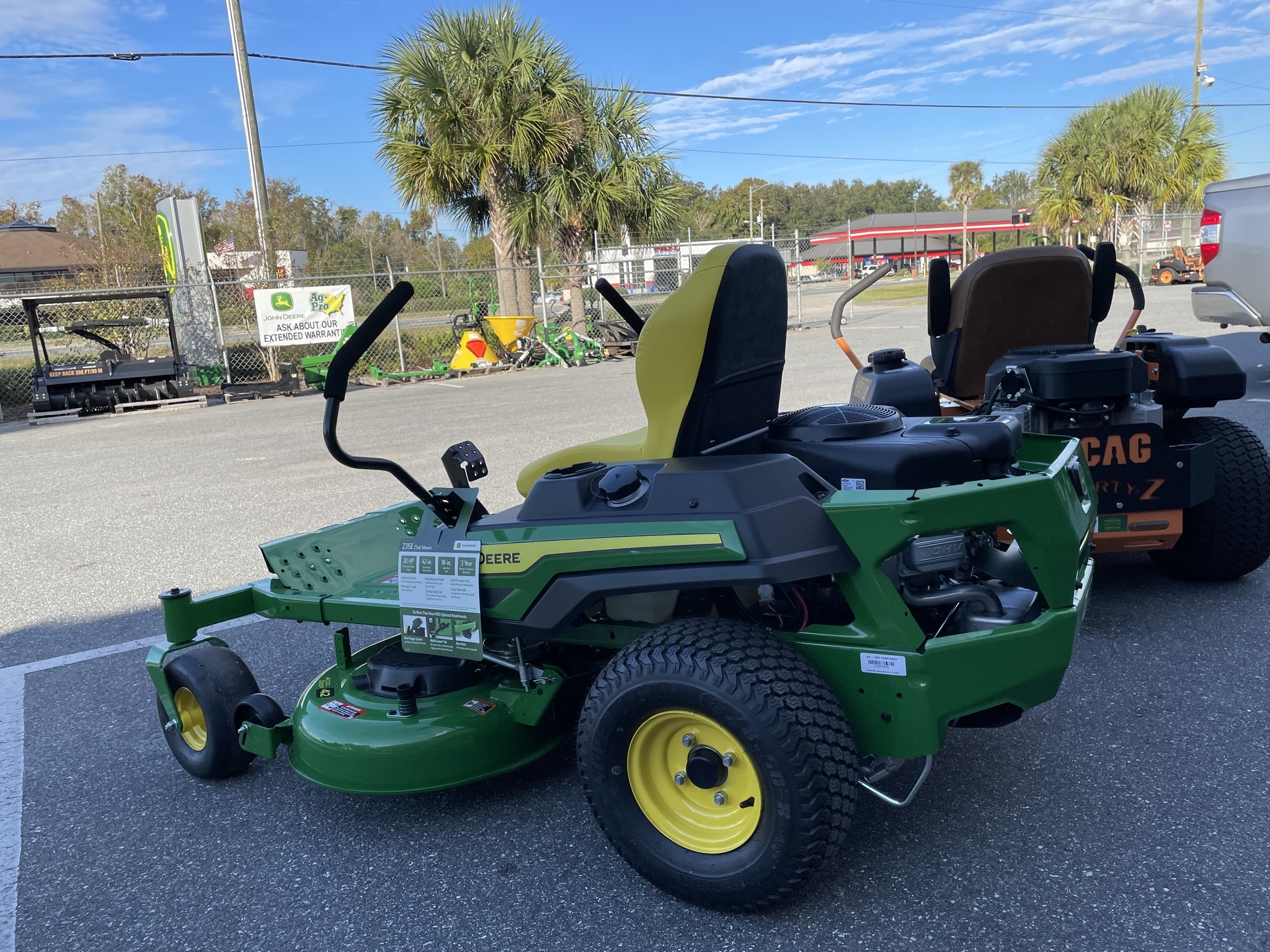 2023 John Deere Z315E Image 2