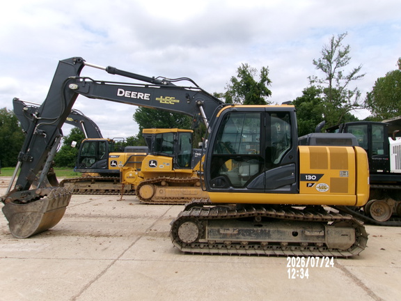 Photo of a 2024 John Deere 130P