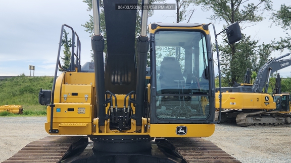 2022 John Deere 210G LC