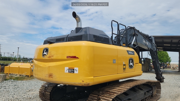 2022 John Deere 210G LC