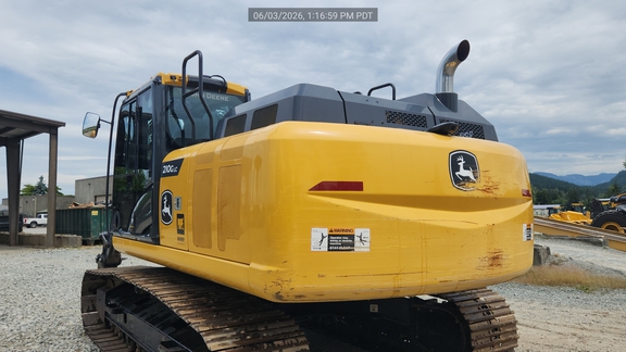 2022 John Deere 210G LC