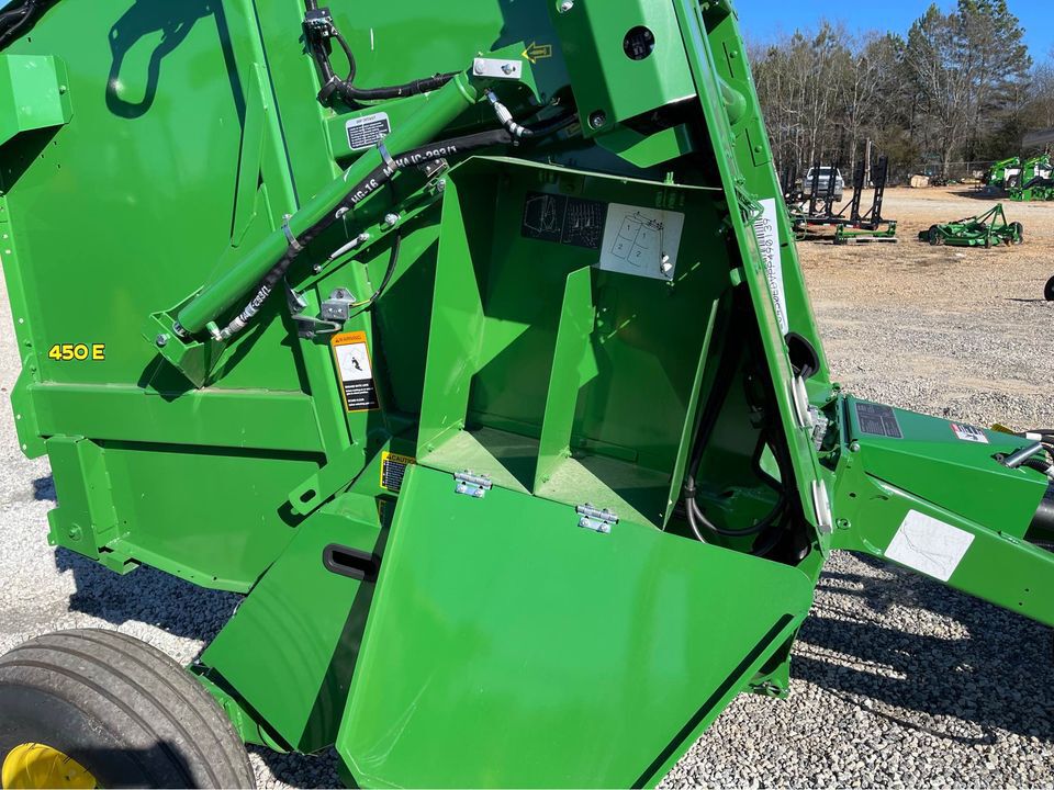 2022 John Deere 450E Image 7