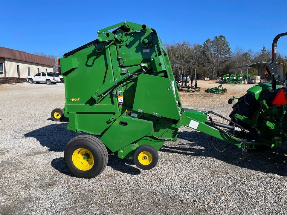 2022 John Deere 450E Image 4