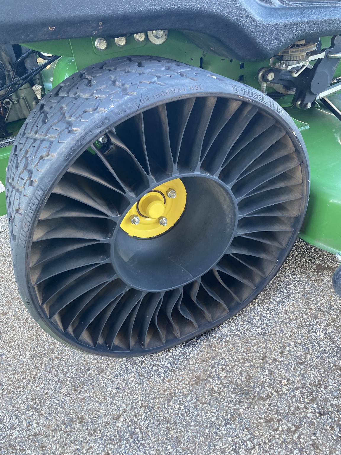 2021 John Deere Z950M Image 5