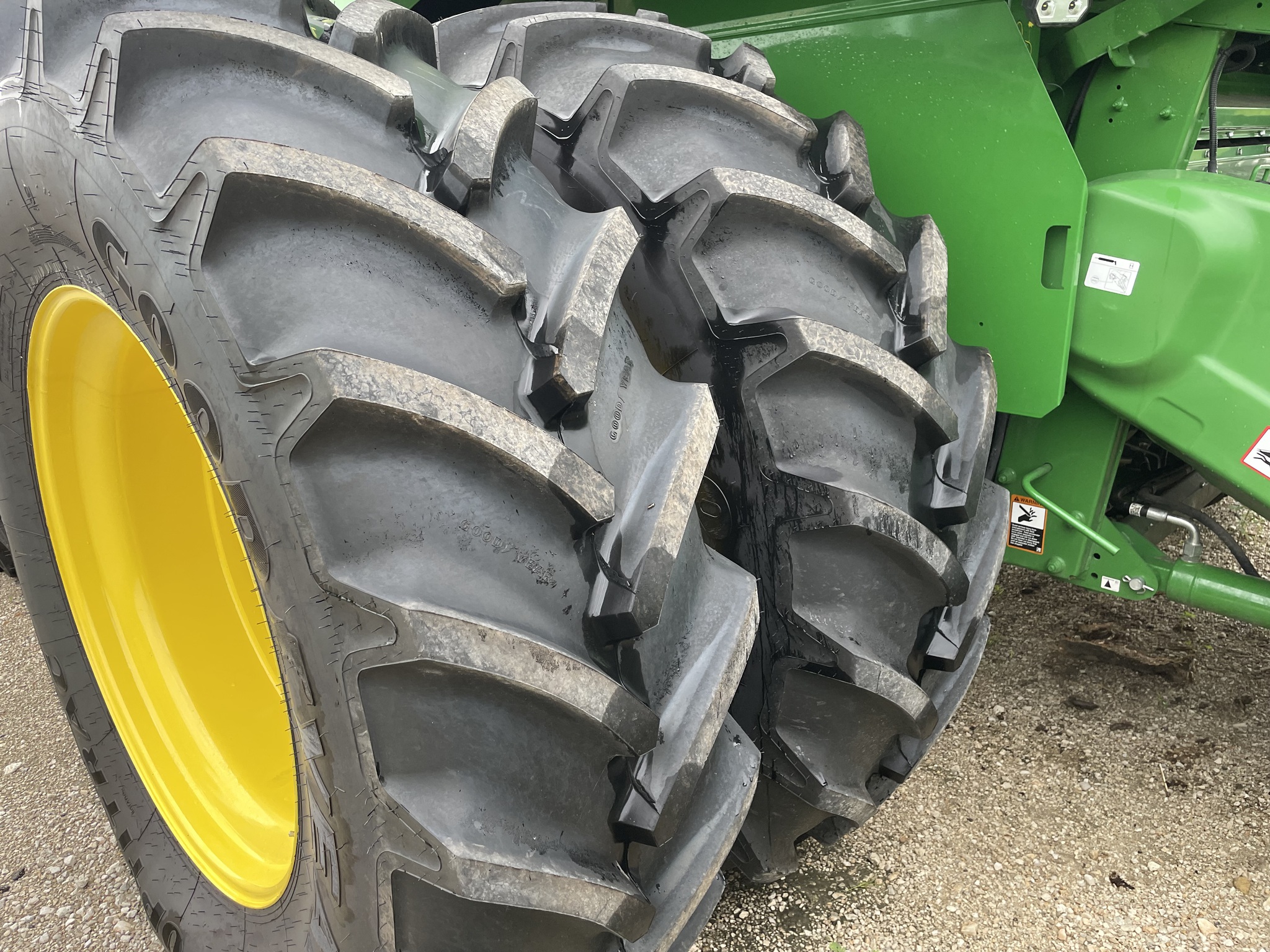  2024 John Deere S780 at Heritage Tractor in Geneseo, IL