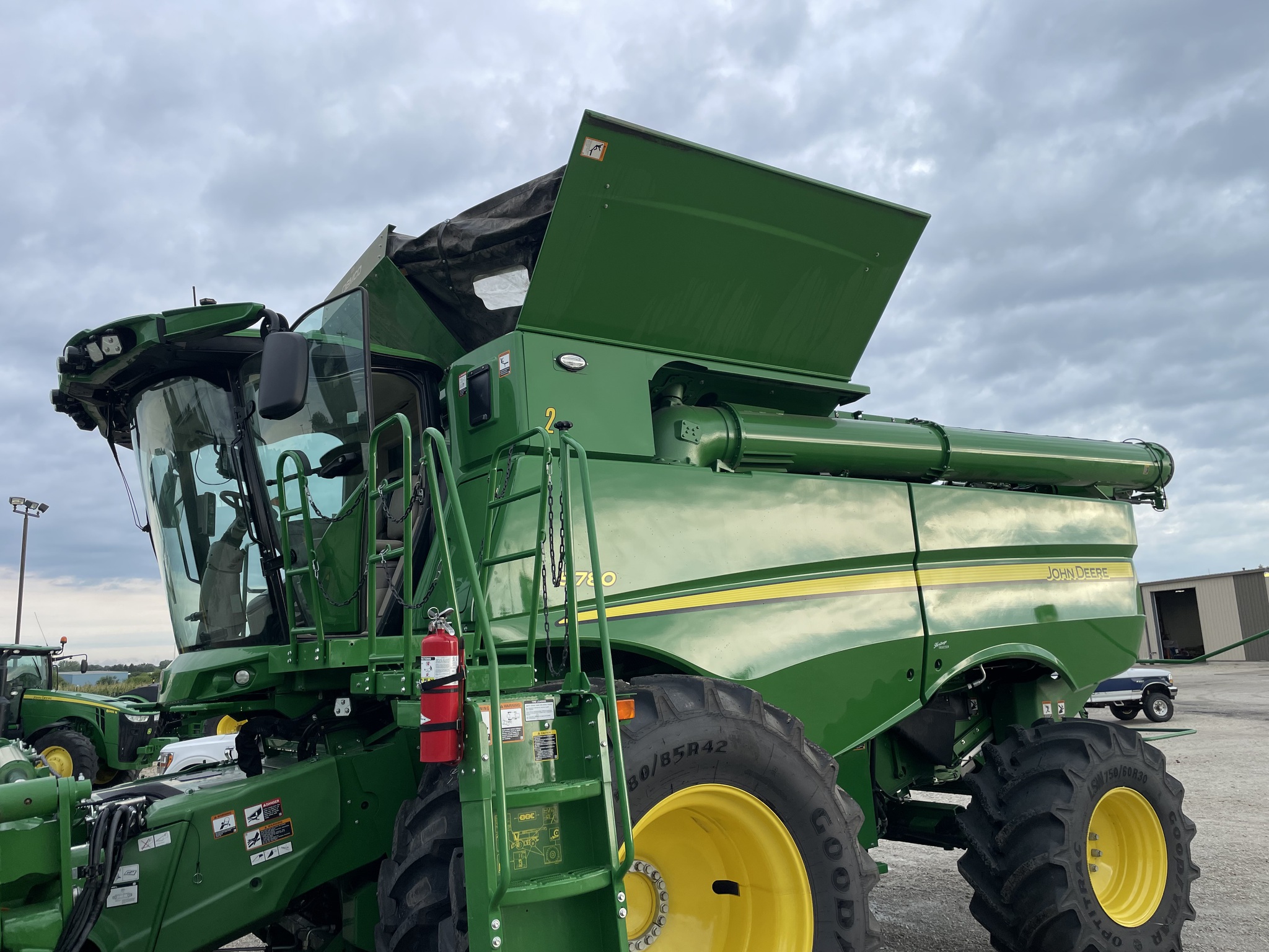  2024 John Deere S780 at Heritage Tractor in Geneseo, IL