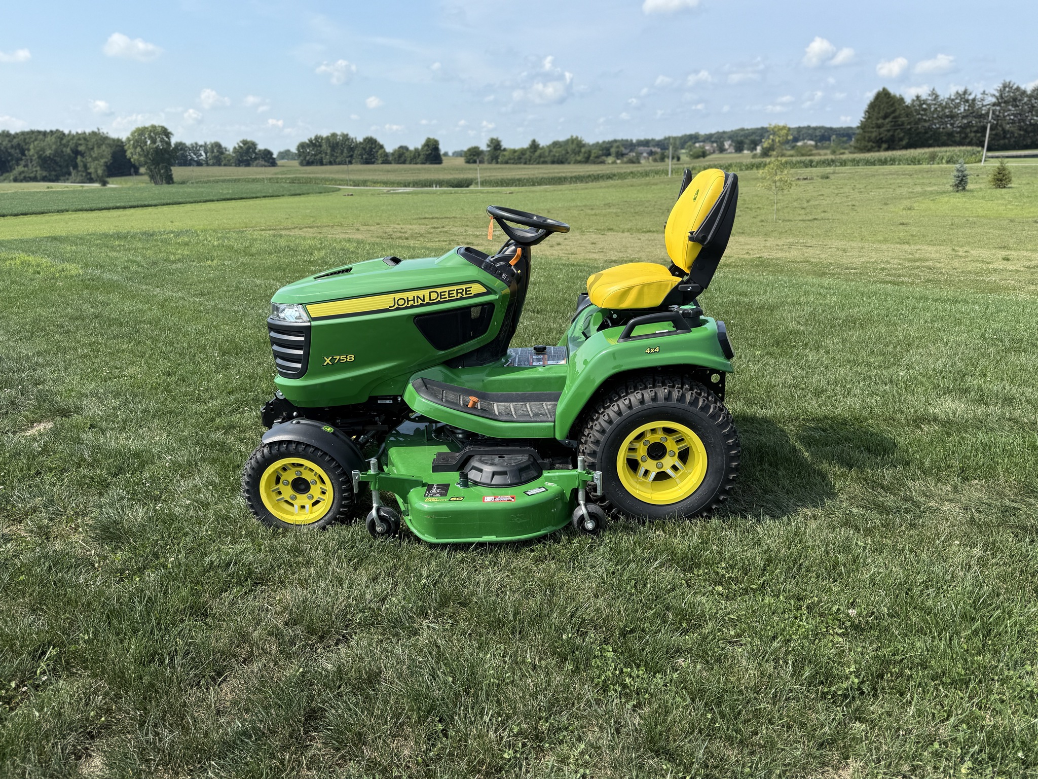 2024 John Deere X758 Image 3