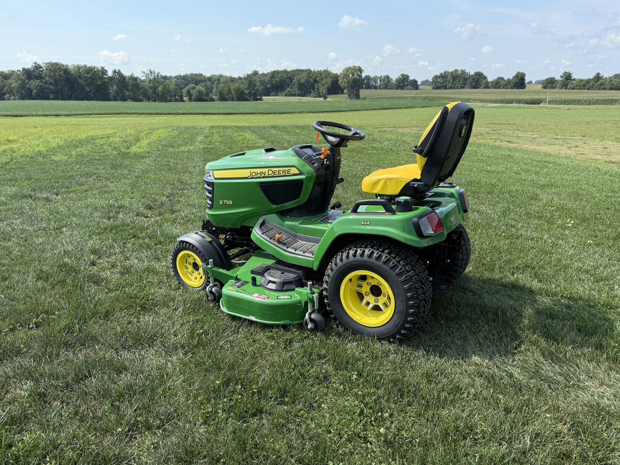 2024 John Deere X758 Image 4