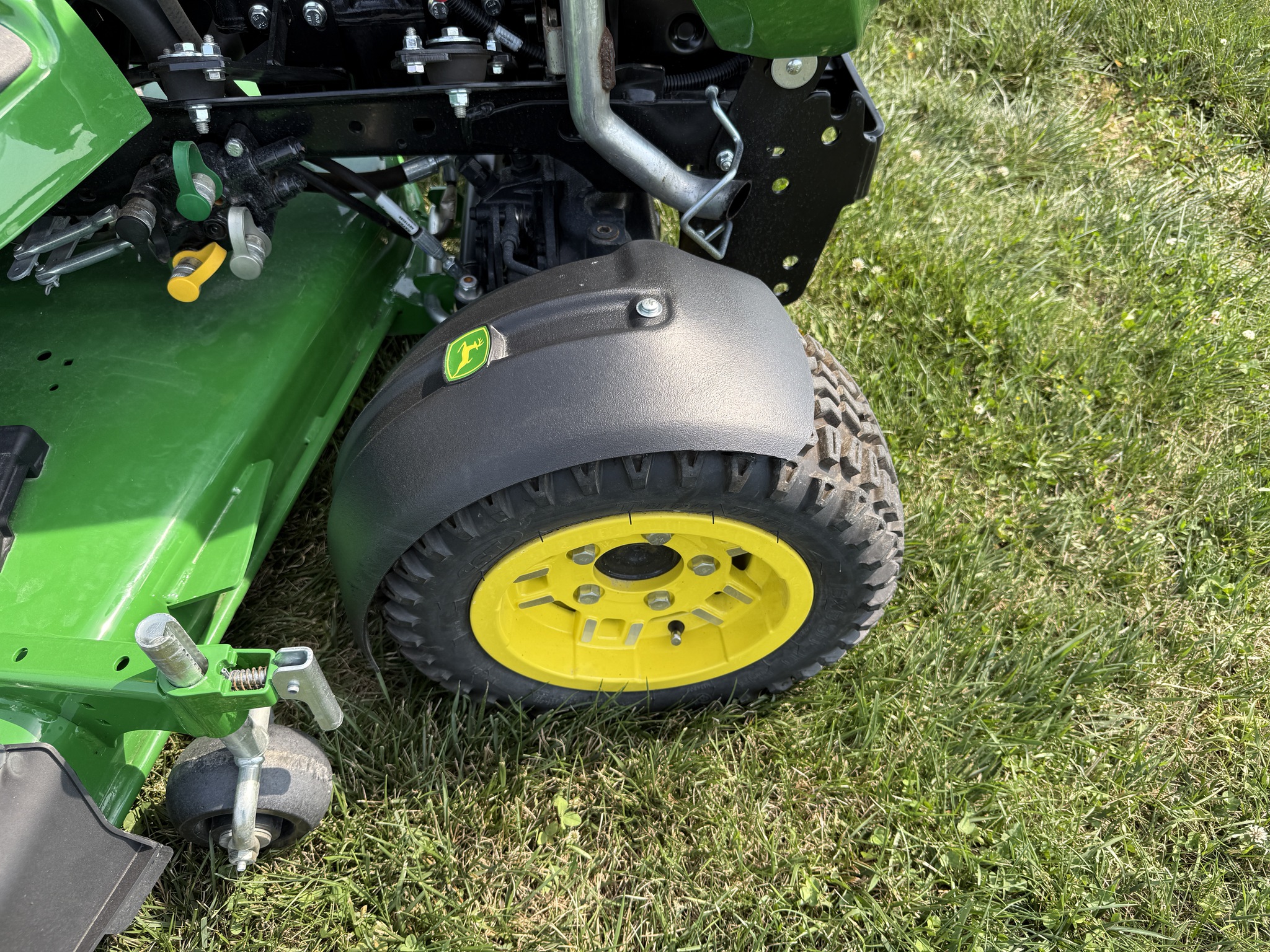 2024 John Deere X758 Image 15