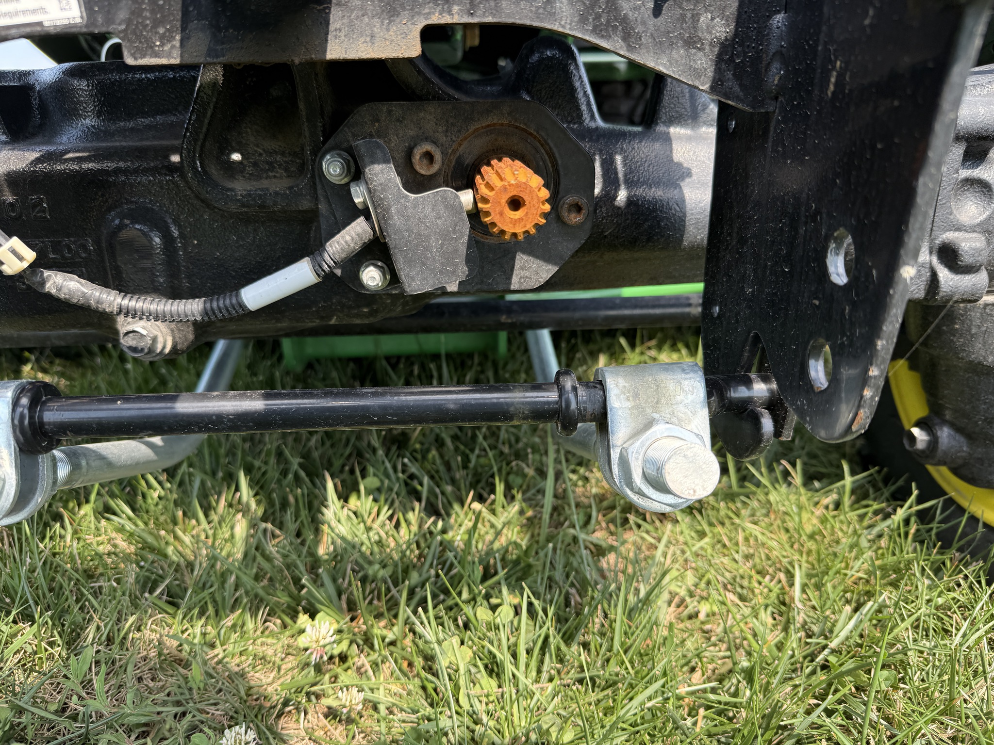 2024 John Deere X758 Image 16