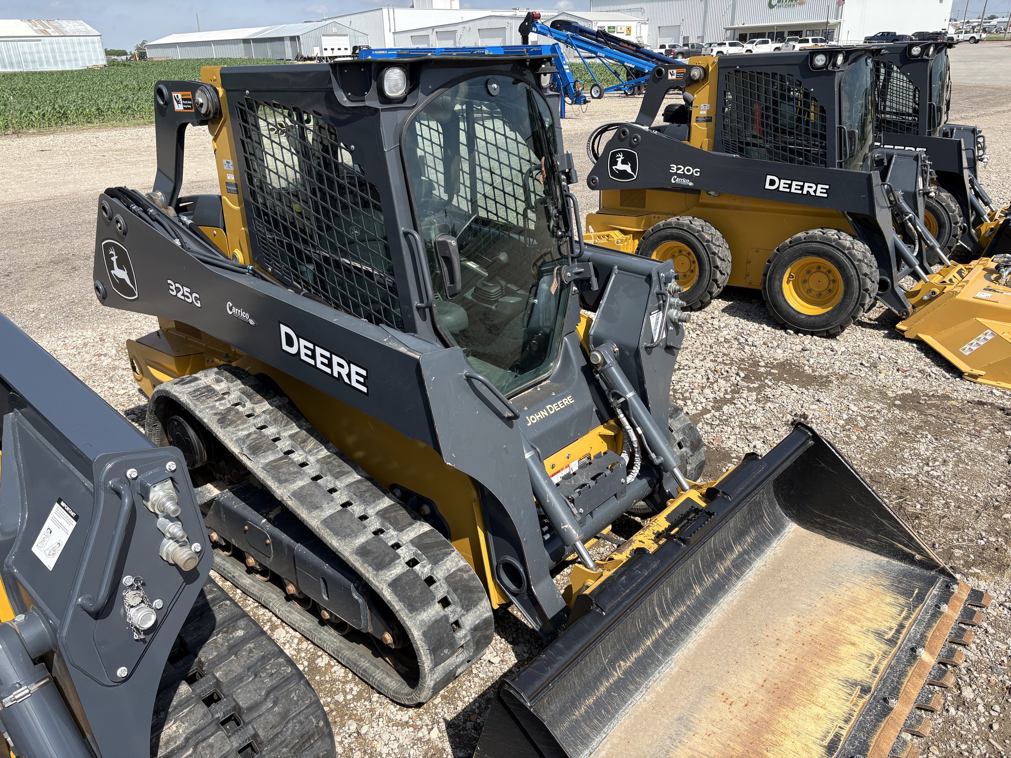 2020 John Deere 325G Image 4