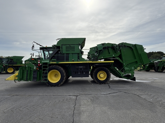 2019 John Deere CP690