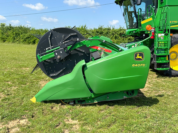 2017 John-Deere 640FD