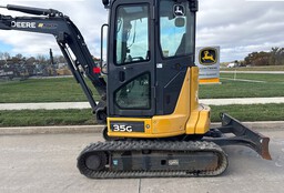John Deere 35G