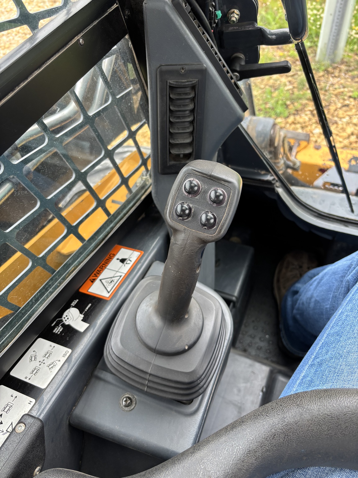 2012 John Deere 326D Image 8
