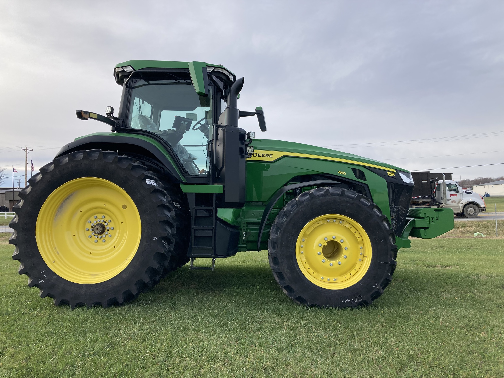 2024 John Deere 8R 410 Image 1