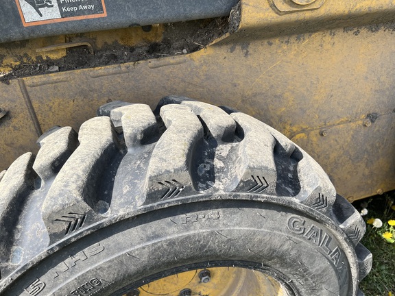 2022 John Deere 330G - Photo14