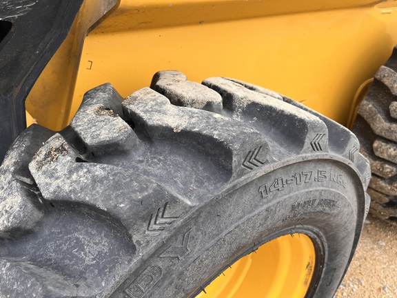 2022 John Deere 330G - Photo11
