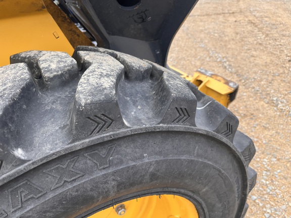 2022 John Deere 330G - Photo13