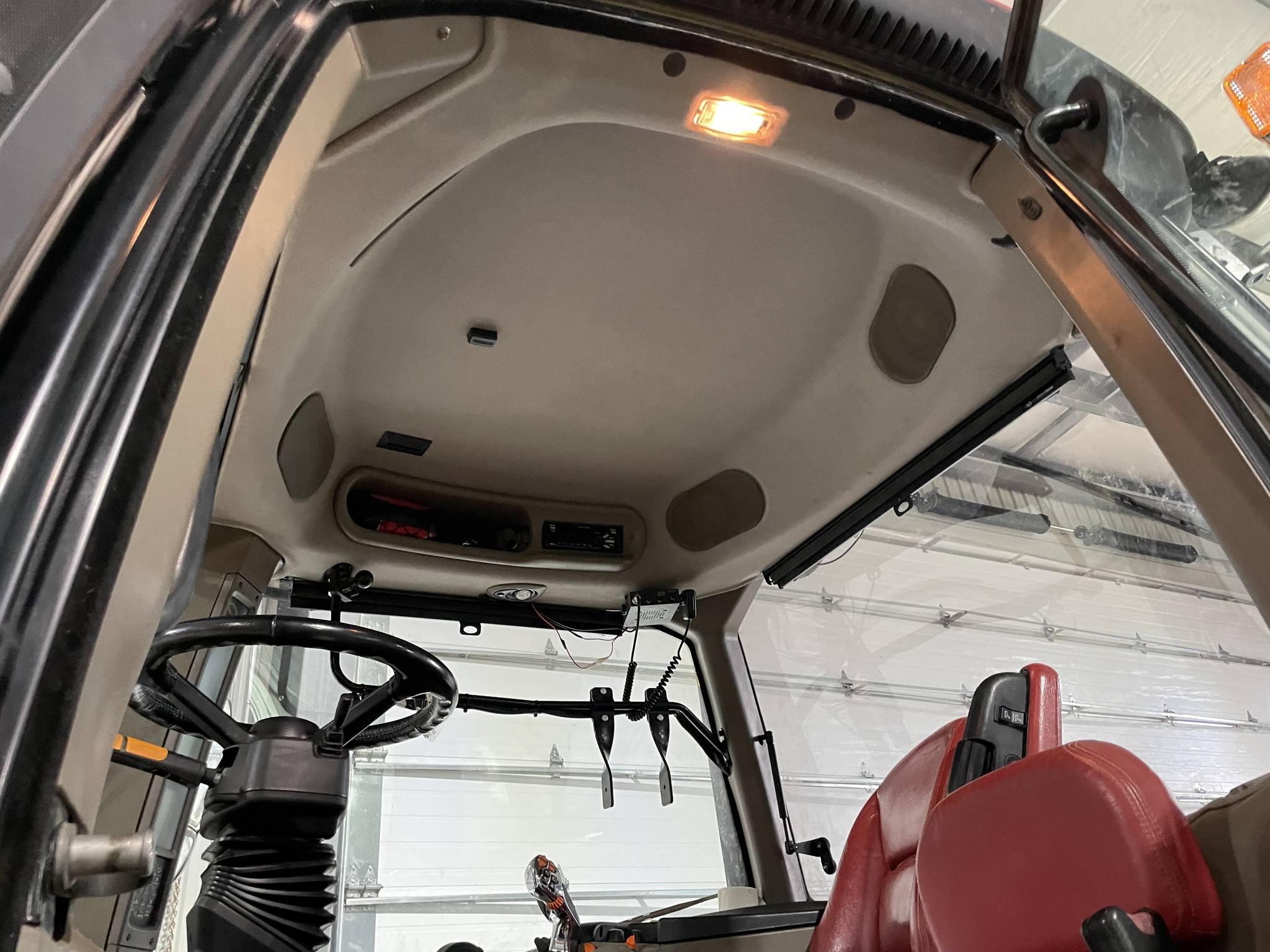 2017 Case IH Magnum 310 Image 10