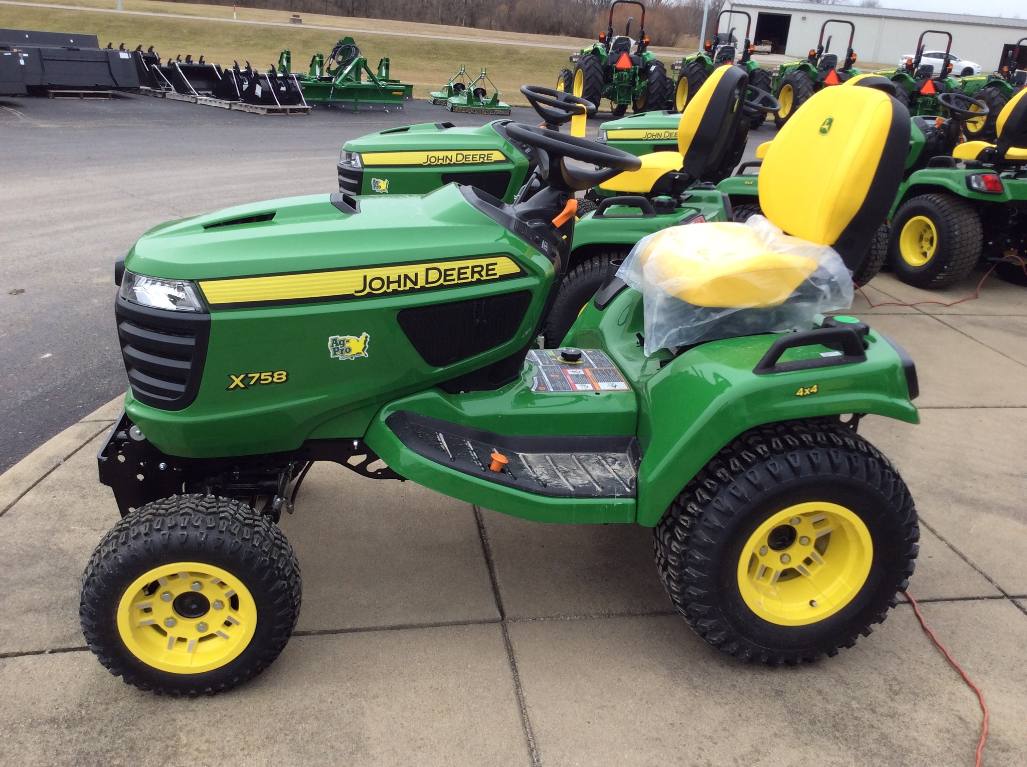 2025 John Deere X758 Image 2