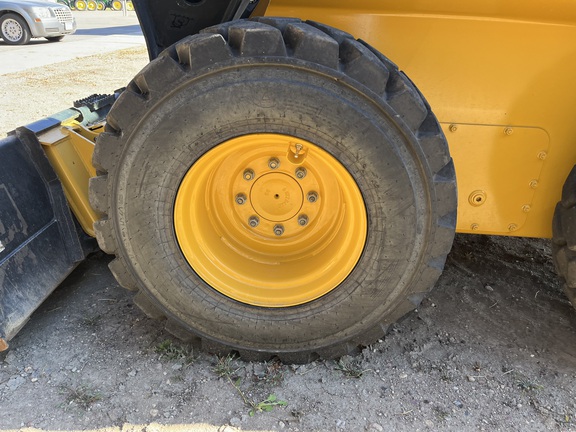 2024 John Deere 332G - Photo9