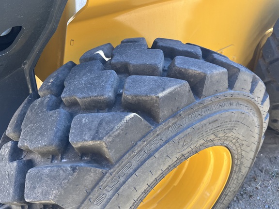 2024 John Deere 332G - Photo11