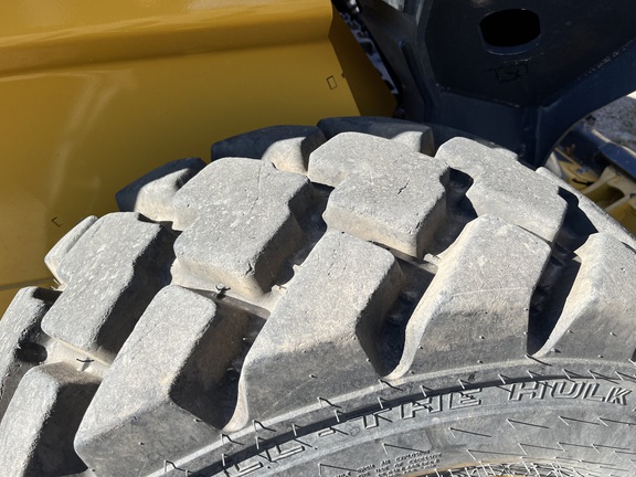 2024 John Deere 332G - Photo14