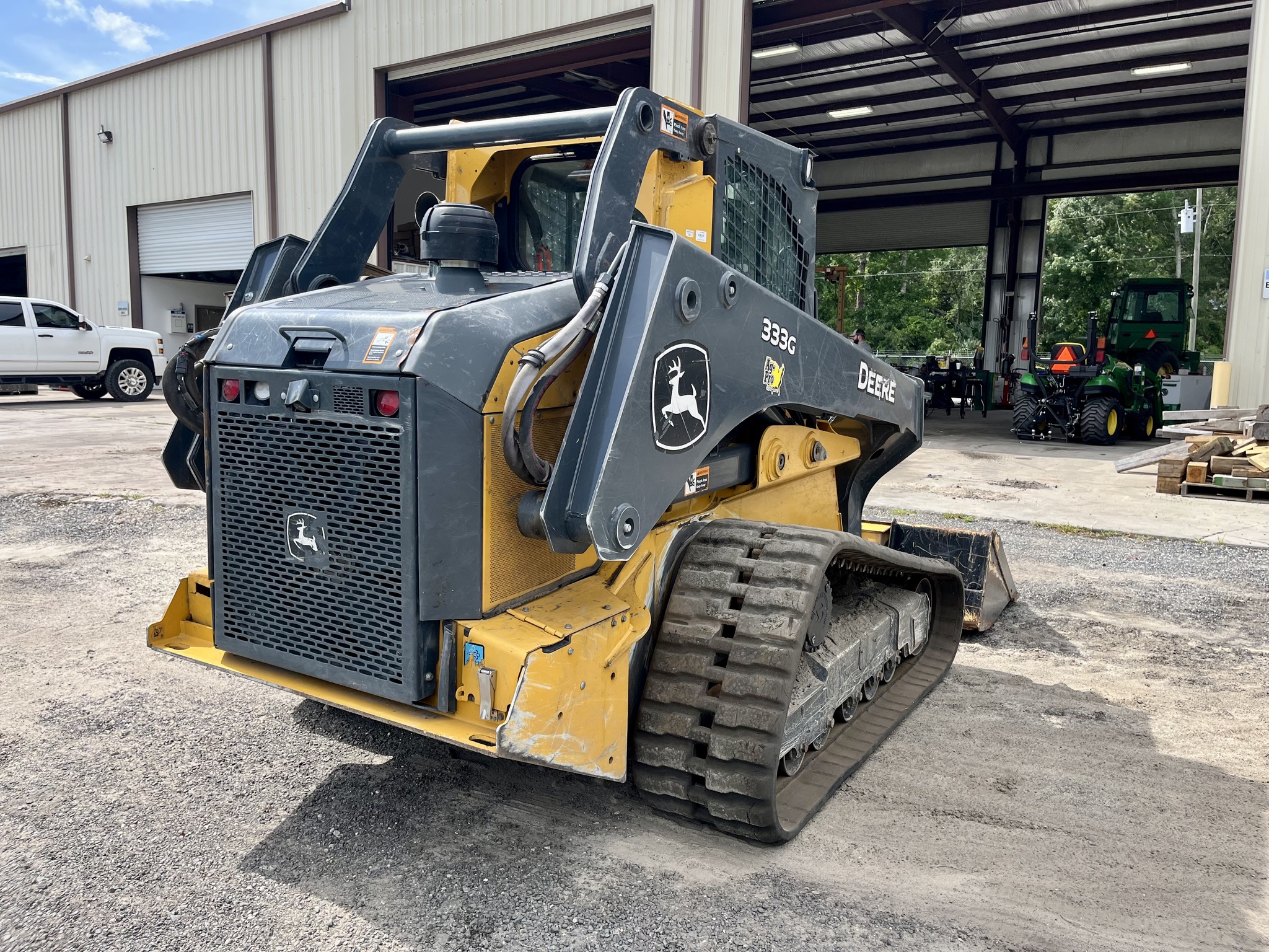 2023 John Deere 333G Image 3