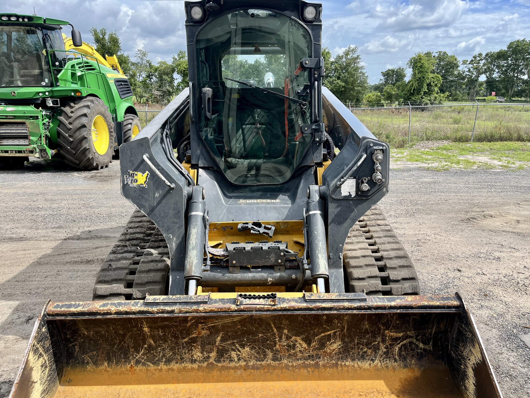 2023 John Deere 333G Image 5