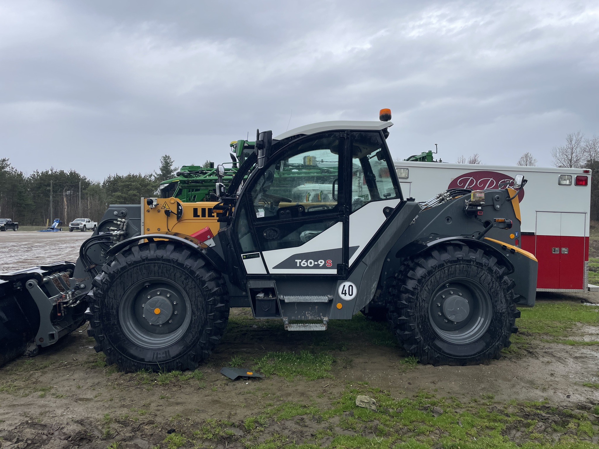 2023 Liebherr T60-9S Image 3