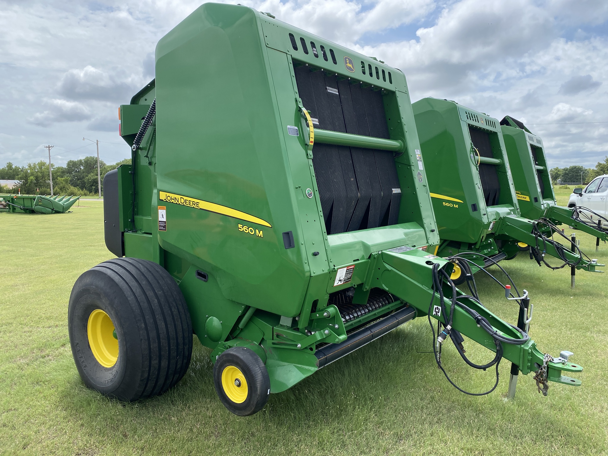 2021 John Deere 560M Image 2
