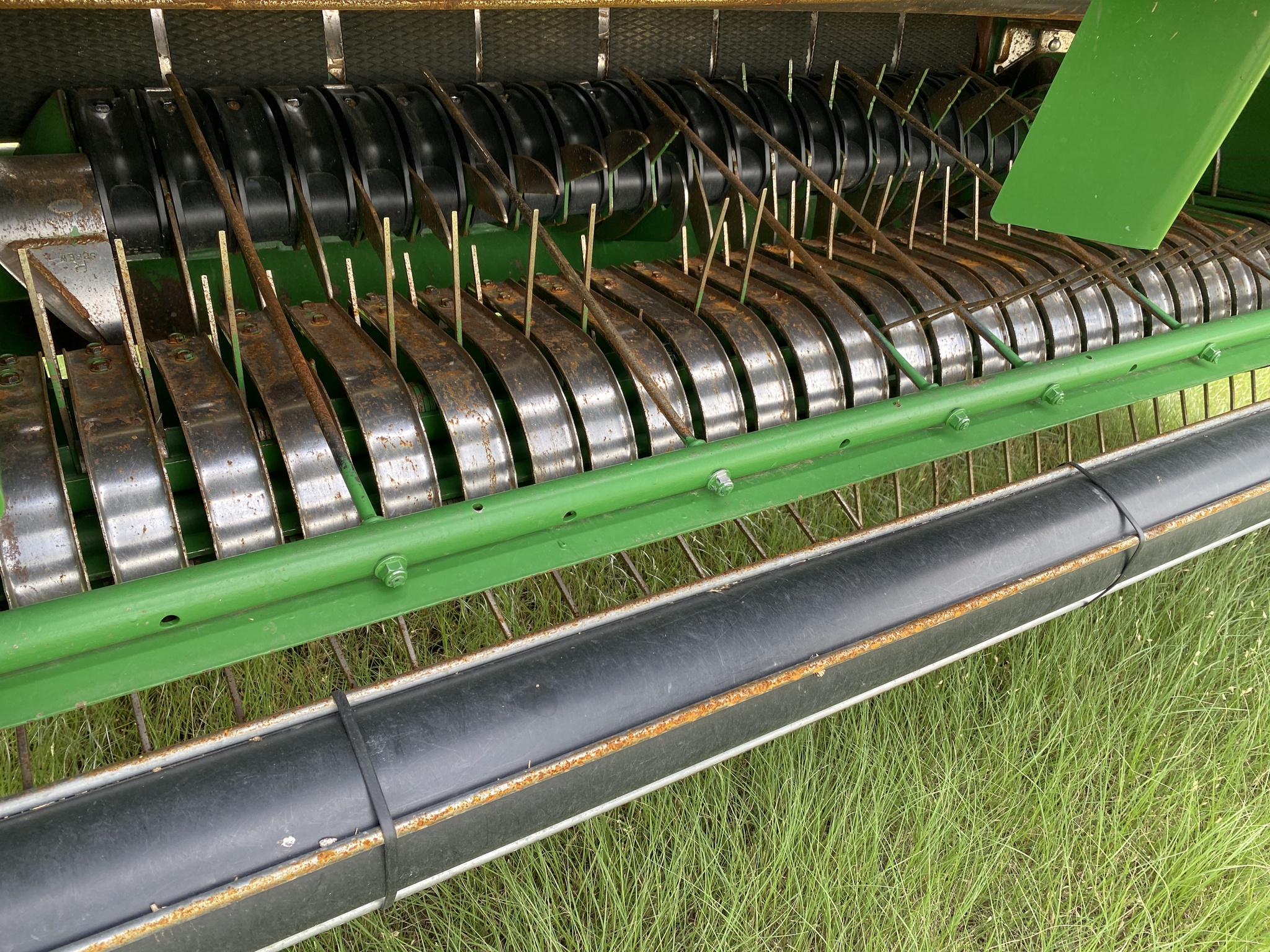2021 John Deere 560M Image 8