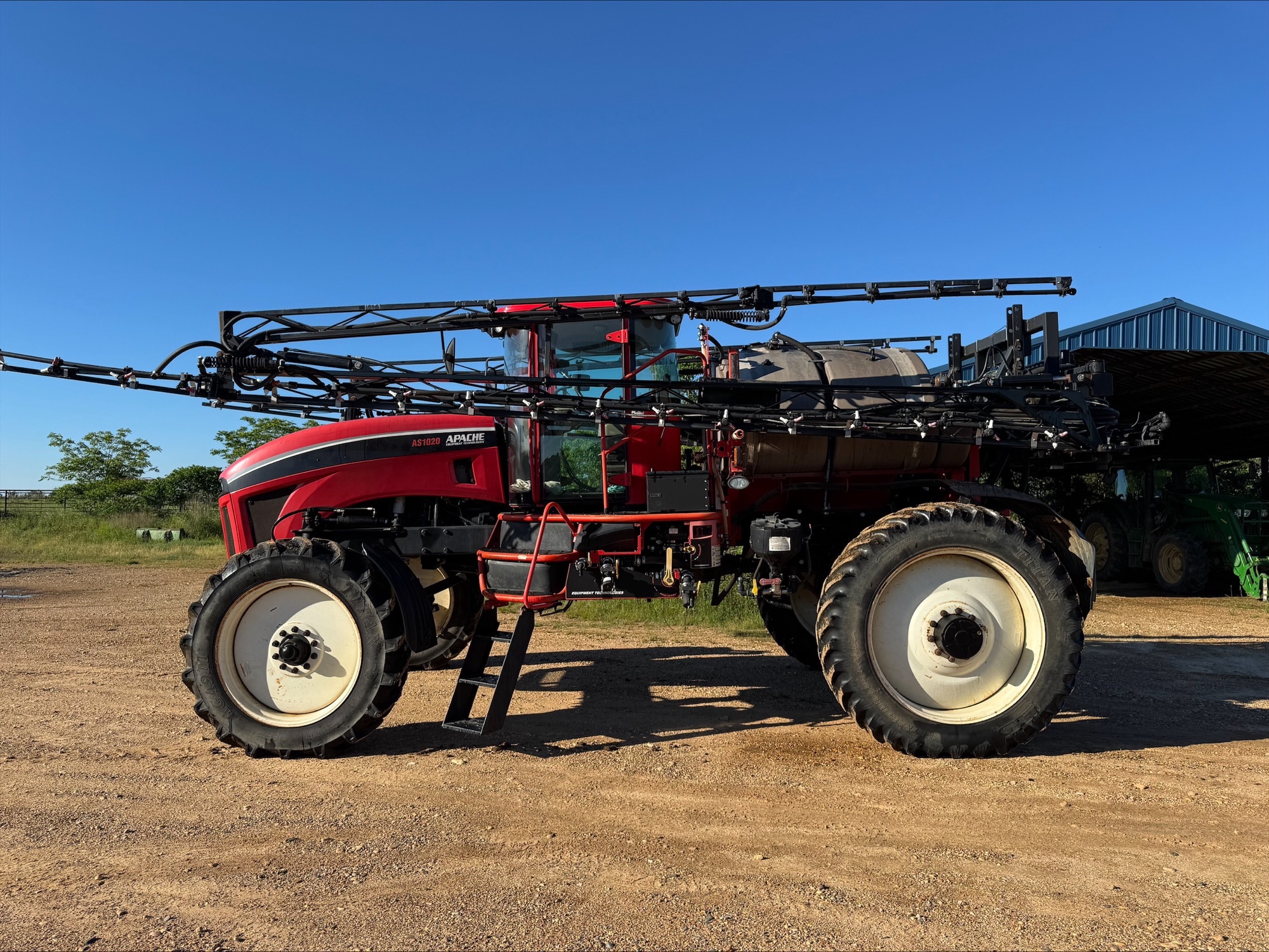 2011 Apache AS1020 Image 1