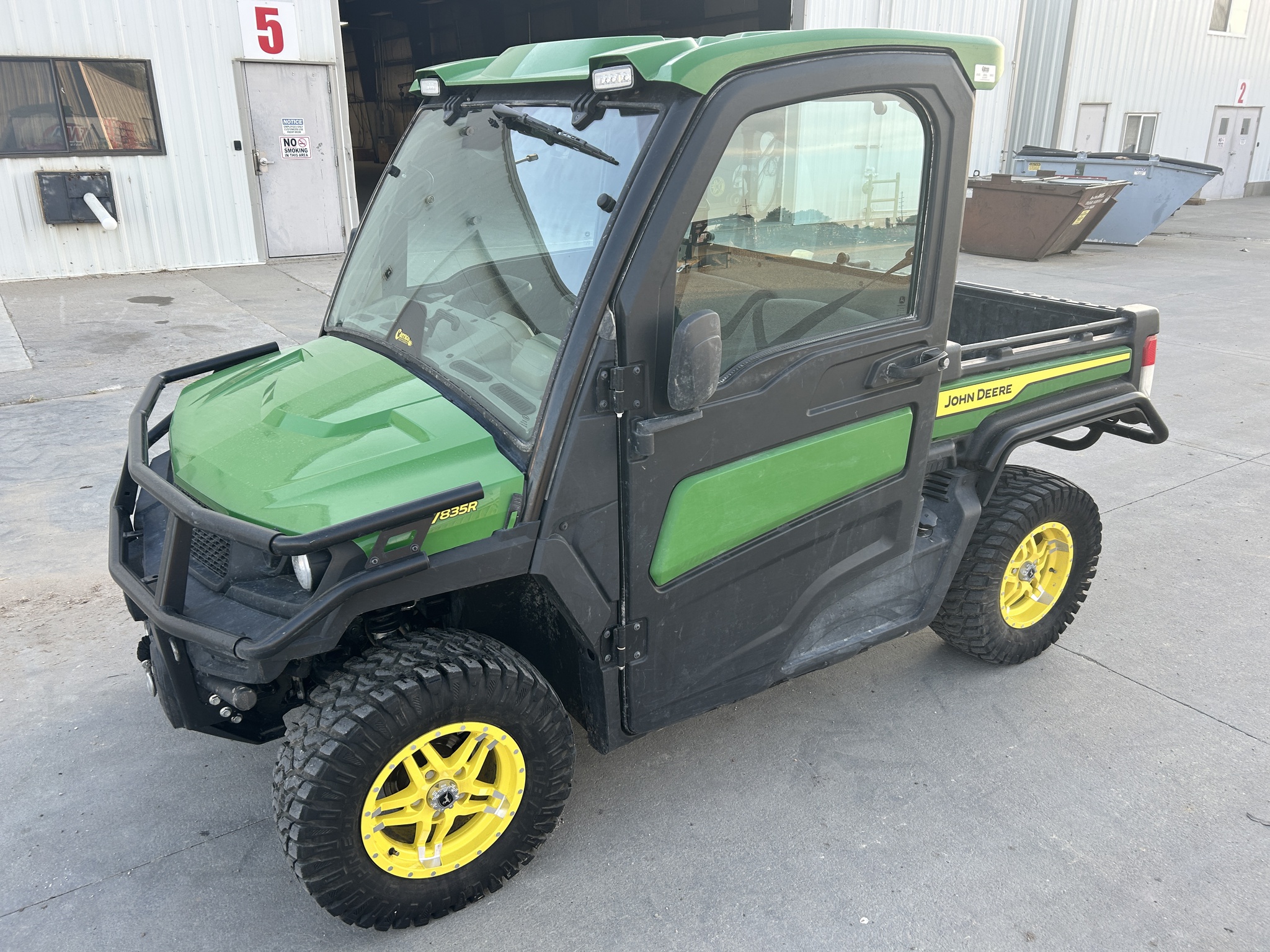 2024 John Deere XUV 835R Image 3