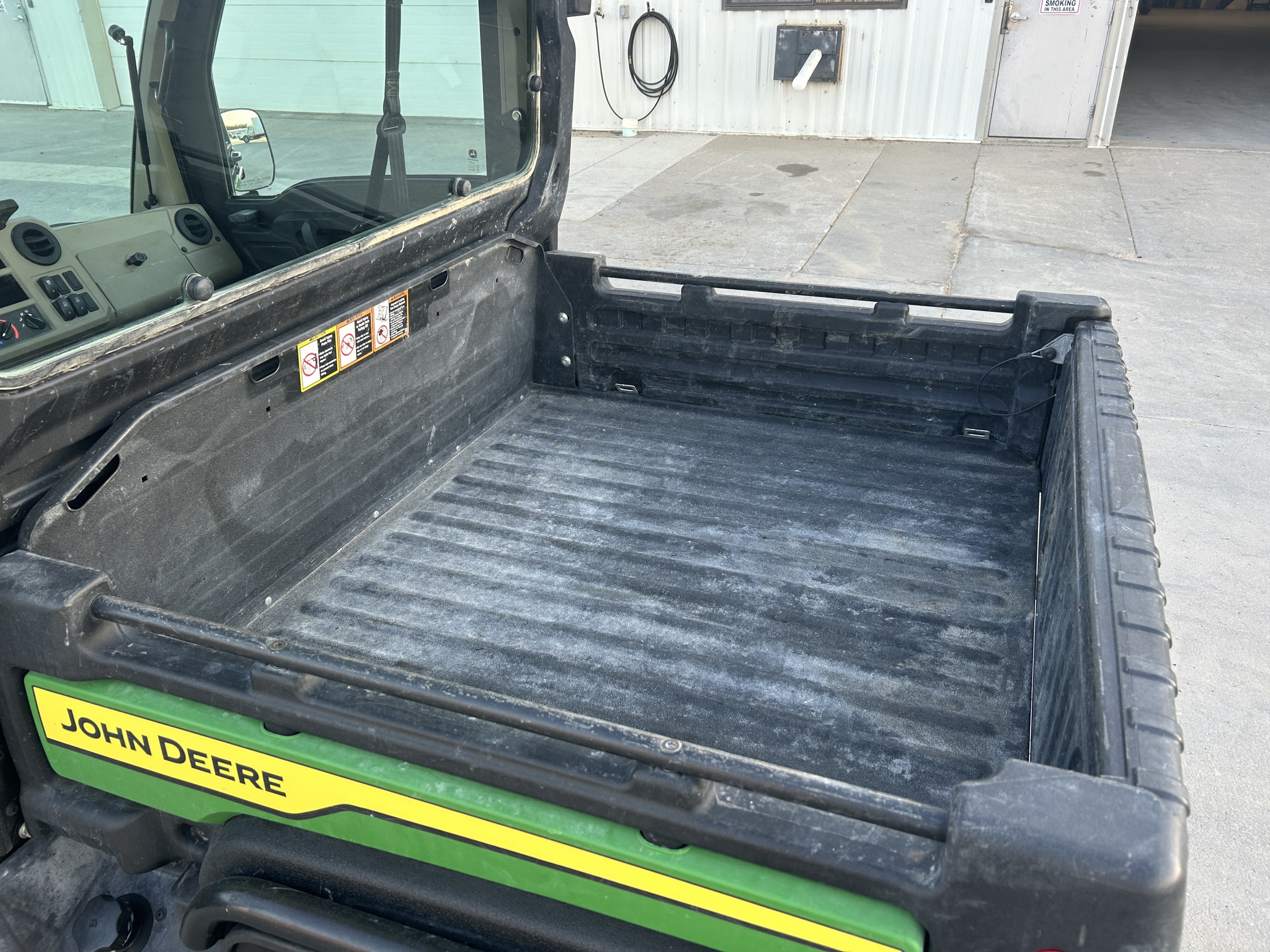 2024 John Deere XUV 835R Image 6