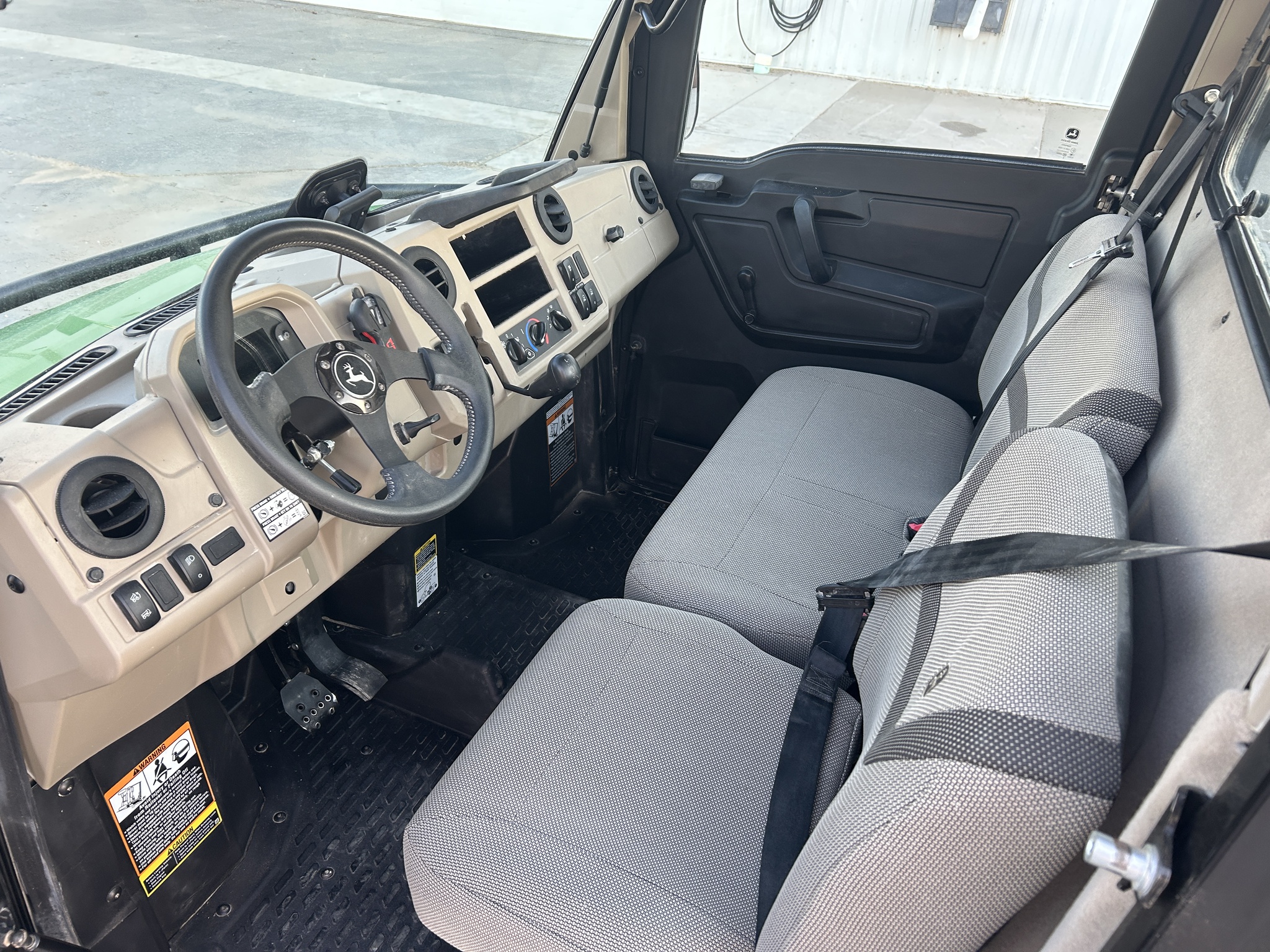 2024 John Deere XUV 835R Image 8